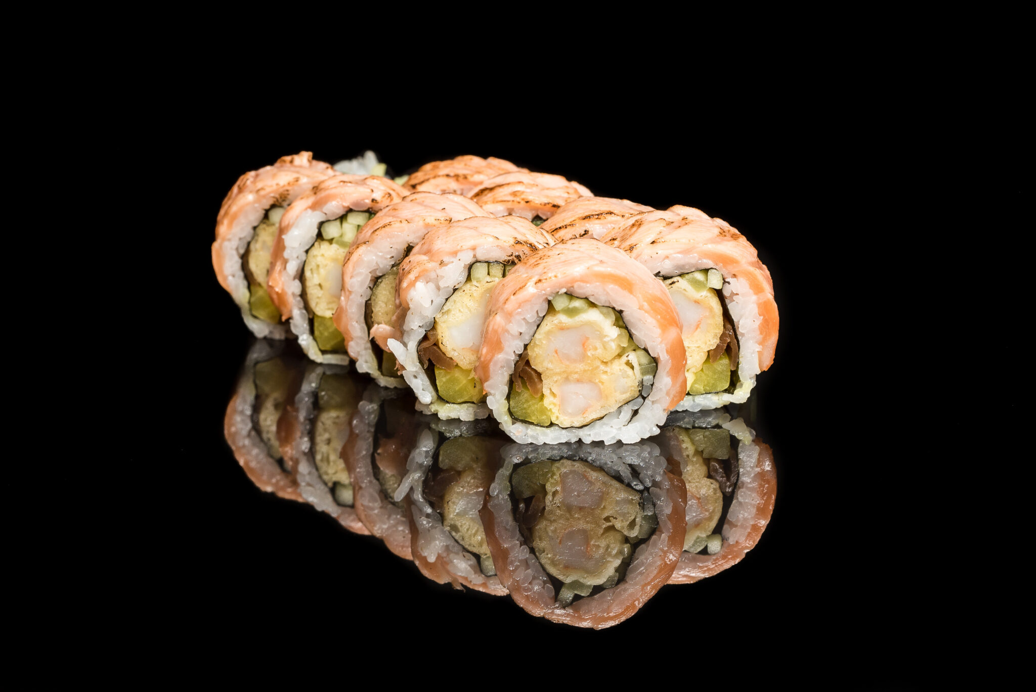 Krewetka w tempurze (owinięta łososiem) (5 szt.) Sushi Smaki Łódź